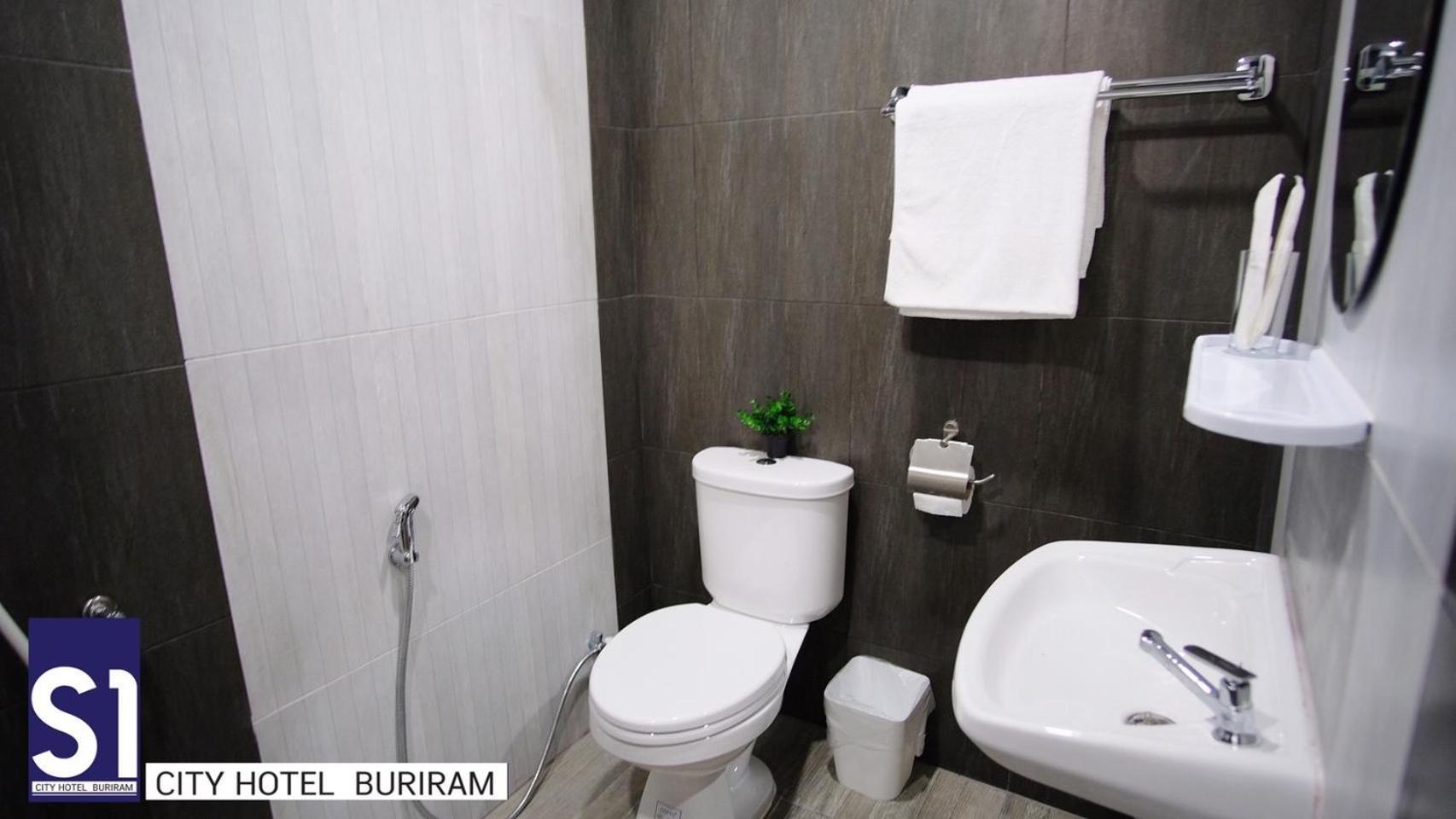 S1 City Hotel Buriram Extérieur photo
