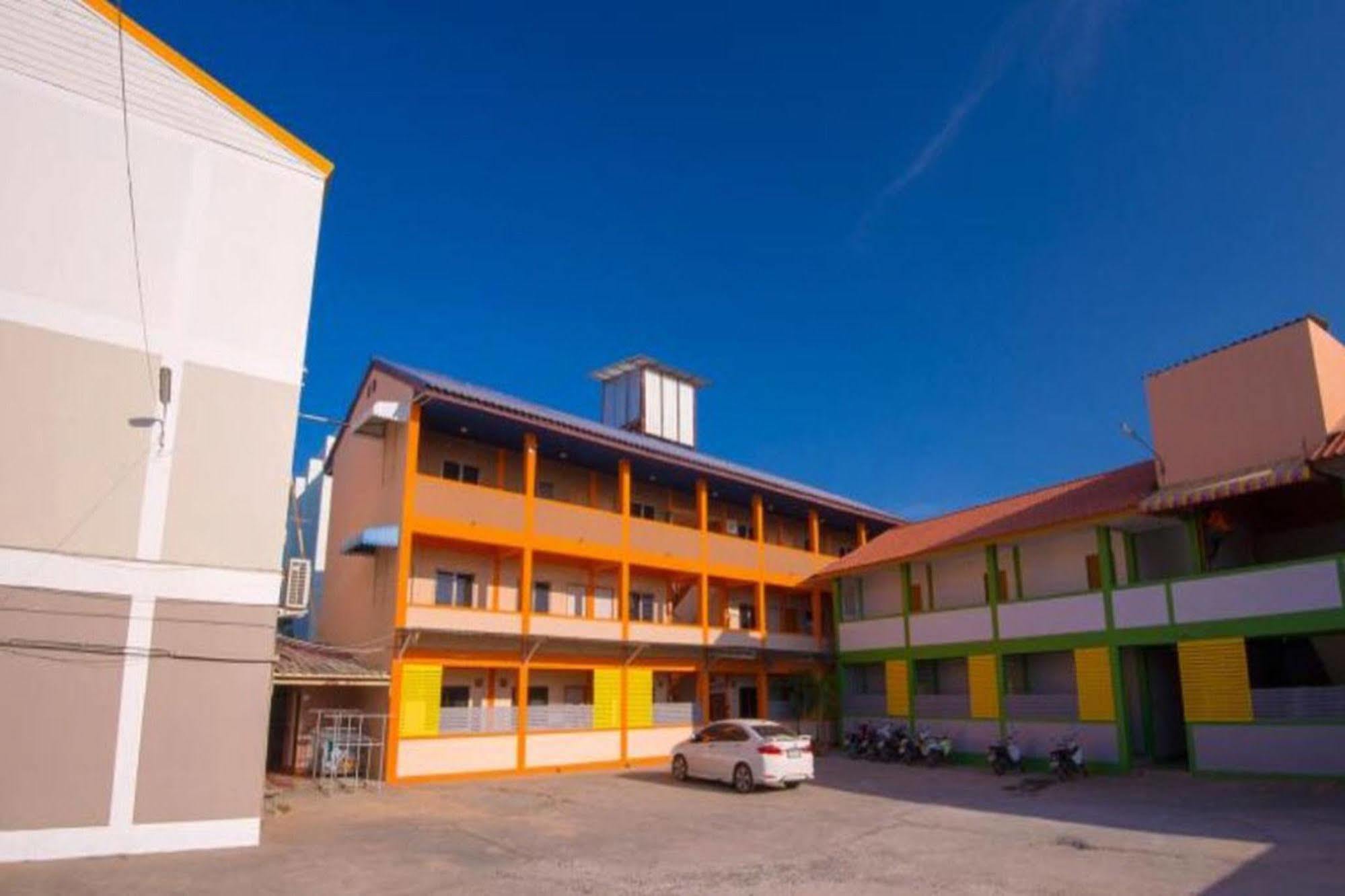 S1 City Hotel Buriram Extérieur photo